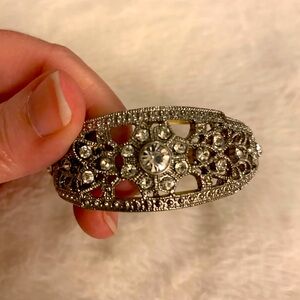 "Vintage Lace" Silver-Tone Crystal Filigree Stretch Bracelet